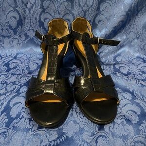 Retro faux Alligator strap open toe pumps